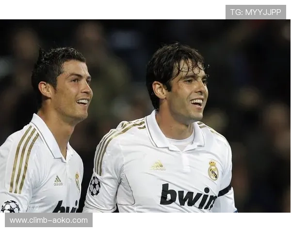 从绿茵传奇到精神偶像足球球星背后的奋斗与荣耀解读 从绿茵传奇到精神偶像足球球星背后的奋斗与荣耀解读