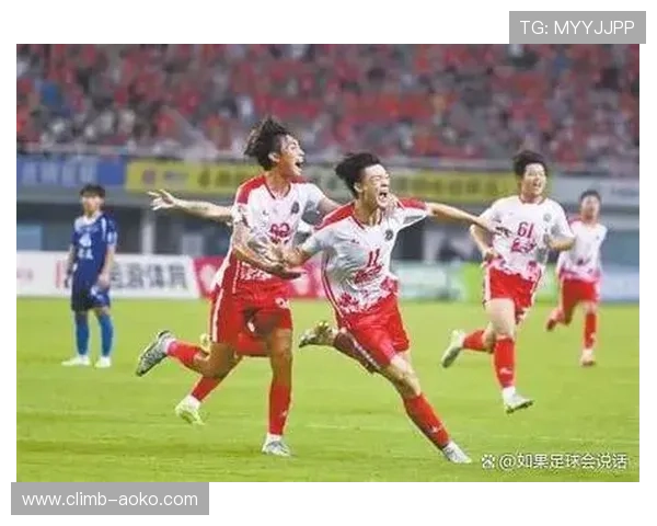 追逐足球梦想的星光之路:从草根到球场巨星的奋斗与荣耀 追逐足球梦想的星光之路:从草根到球场巨星的奋斗与荣耀